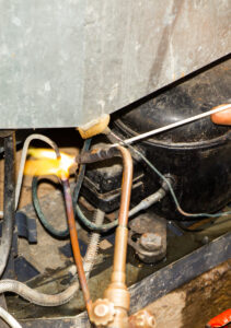 Refrigeração em Itajaí-SC servico-conserto-geladeira (2)